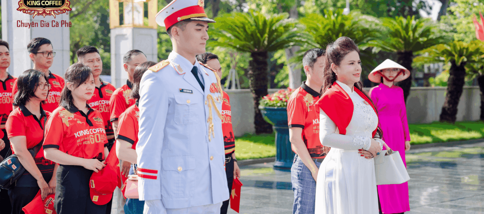 King Coffee Thành Kính Dâng Hương Tại Lăng Chủ Tịch Hồ Chí Minh – Đời Đời Nhớ Ơn Bác